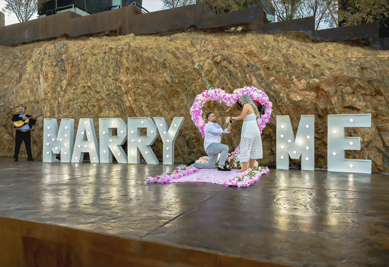 Romantic marriage proposal at O2 Resort Valle de Guadalupe creating a memorable couples experience in Baja California wine country