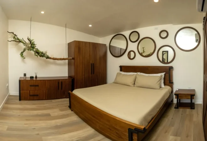 Modern King Room at O2 Resort Valle de Guadalupe with luxury furnishings